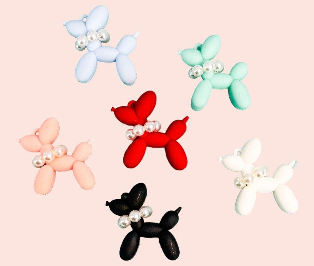 PVC Balloon Dog keychain in minimalist design, lightweight and durable, bringing playful charm and a touch of joy for dog moms on the go.